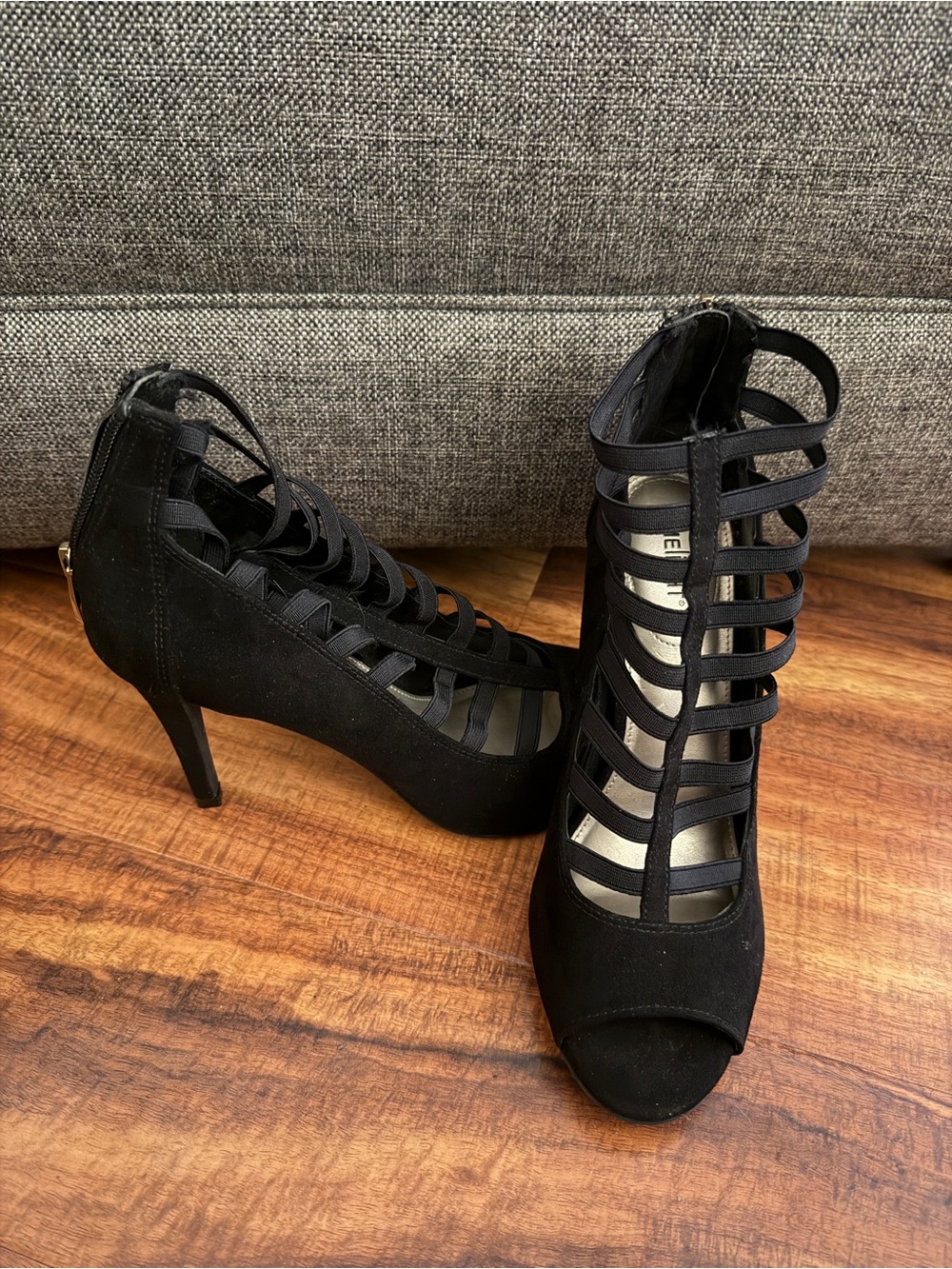 Womenโs Black Strappy High Heel Sandals